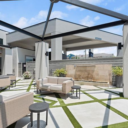 Holiday Inn Gonzales By Ihg Exterior photo