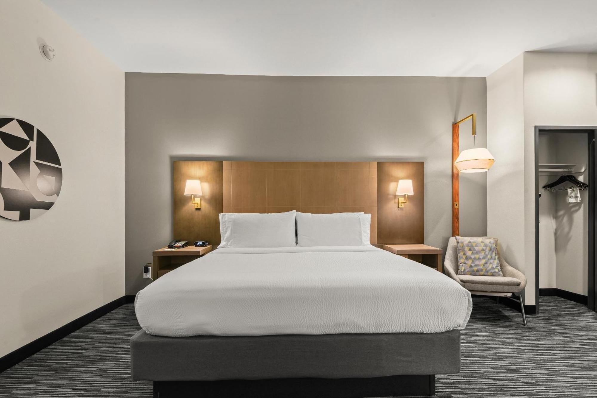 Holiday Inn Gonzales By Ihg Exterior photo