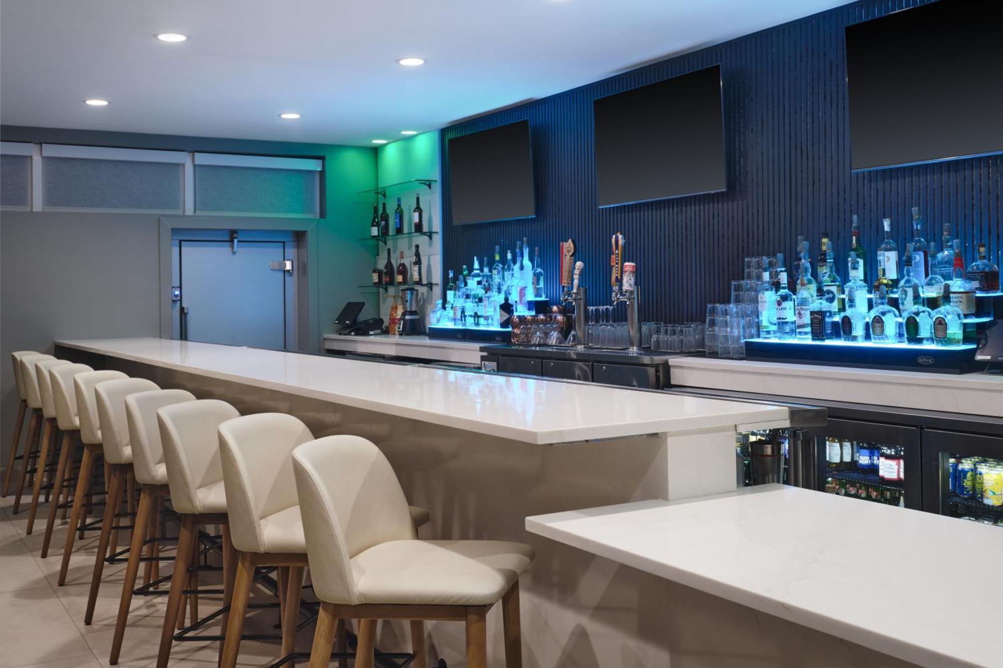 Holiday Inn Gonzales By Ihg Exterior photo