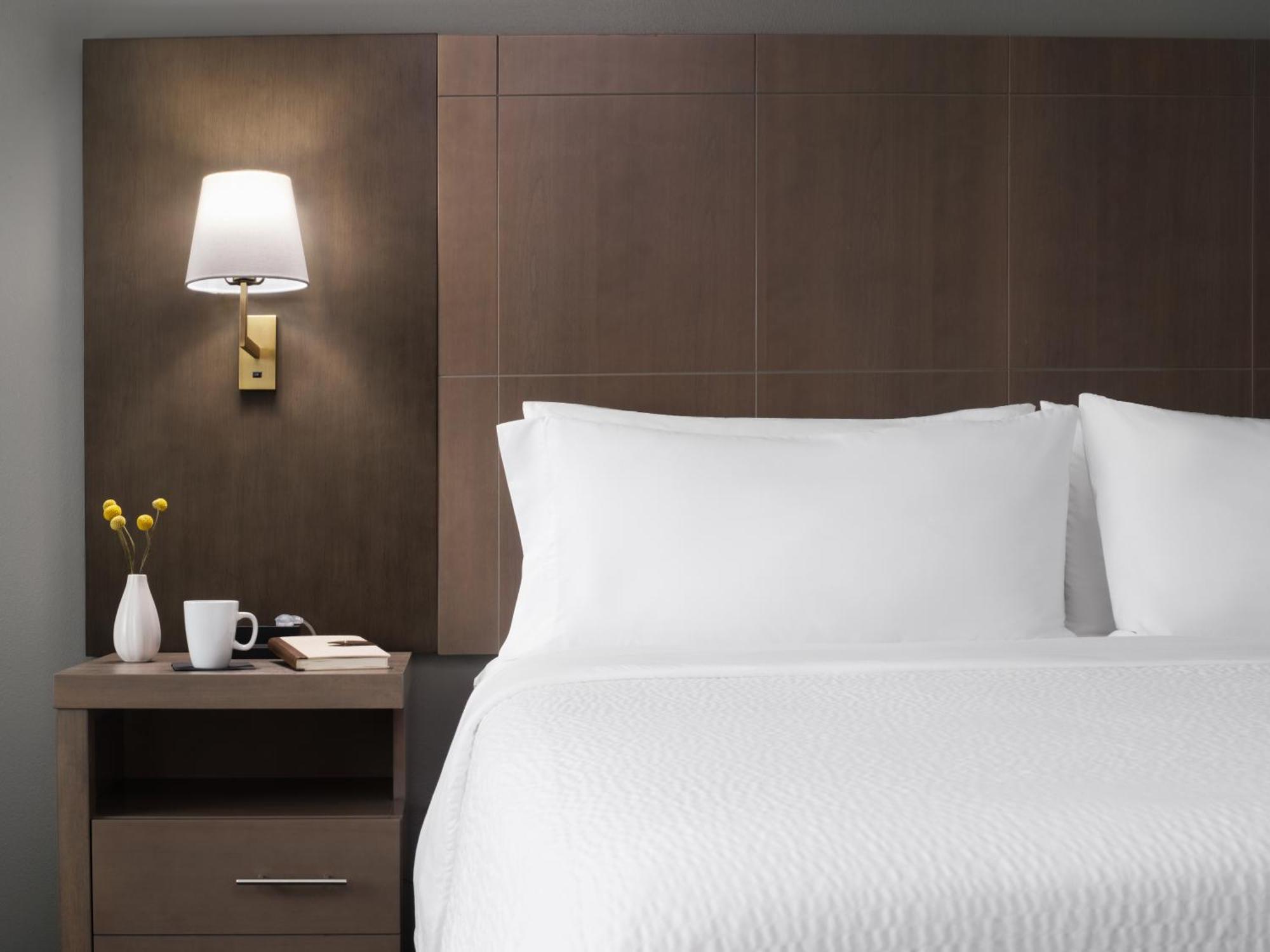 Holiday Inn Gonzales By Ihg Exterior photo